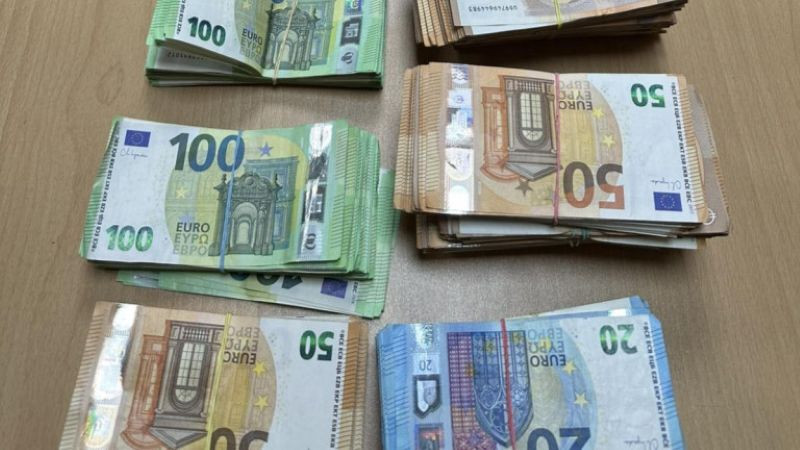 Двама тираджии опитаха да прекарат 160 000 евро през Капитан Андреево